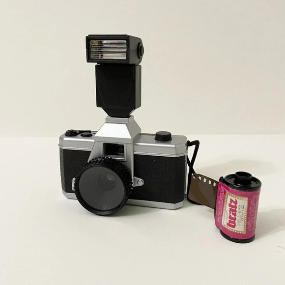 Bratz The Movie MGA Camera Flash And Film Toy - Picture 1 of 16
